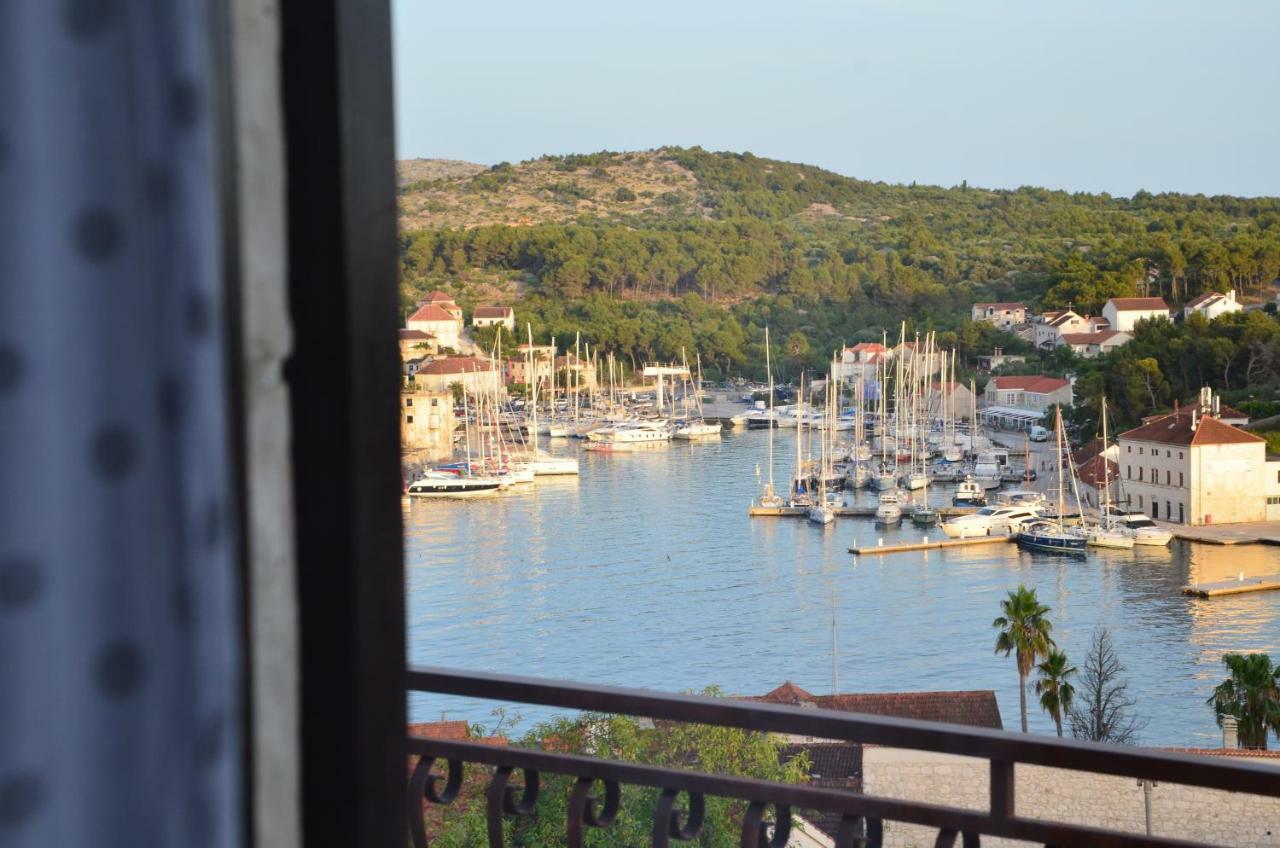 Luana Apartment Milna  Dış mekan fotoğraf