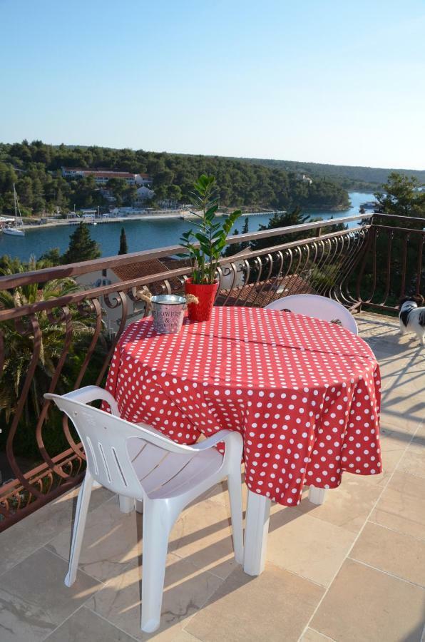 Luana Apartment Milna  Dış mekan fotoğraf